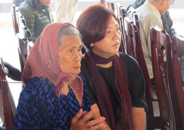 Nữ Tiến sỹ - Nhà báo Ku Su Jeong với loạt phóng sự về vụ thảm sát tại xóm Tây tạo dư chấn lớn tại Hàn Quốc và một nạn nhân may mắn sống sót trong vụ thảm sát năm 1968.  - Sputnik Việt Nam