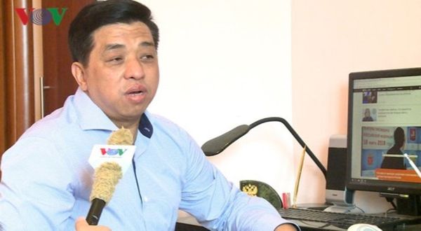 Ông Trần Phú Thuận-Phó chủ tịch thường trực Hội người Việt Nam tại LB Nga trả lời PV . Ông Trần Phú Thuận-Phó chủ tịch thường trực Hội người Việt Nam tại LB Nga trả lời PV . - Sputnik Việt Nam