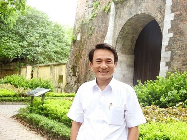 Thạc sĩ Trần Trung Hiếu - Giáo viên dạy môn Lịch sử Trường THPT chuyên Phan Bội Châu (Nghệ An). - Sputnik Việt Nam