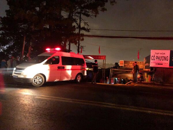 Các nạn nhân được đưa về nhà xác Bệnh viện Đa khoa tỉnh Lâm Đồng - Sputnik Việt Nam