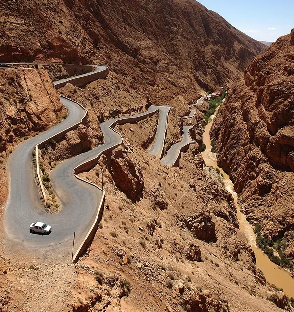 Đường đèo Dades Gorges trong dãy núi Atlas, Morocco. Đường đèo Dades Gorges trong dãy núi Atlas, Morocco. - Sputnik Việt Nam
