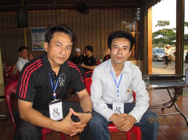 Thạc sĩ Trần Trung Hiếu và anh Lê Hữu Thảo - cựu binh Gạc Ma ngày 14.3.1988 - Sputnik Việt Nam