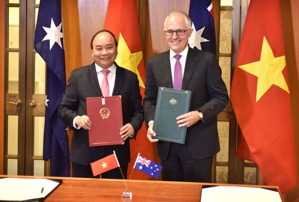 Thủ tướng Nguyễn Xuân Phúc và Thủ tướng Australia Malcolm Turnbull  - Sputnik Việt Nam