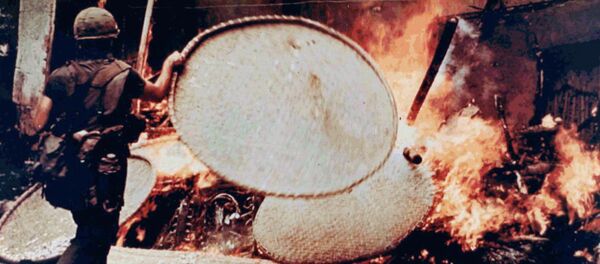 Vụ thảm sát dân thường do binh lính Quân đội Hoa Kỳ tiến hành ở Sơn Mỹ, Việt Nam. Năm 1968 - Sputnik Việt Nam