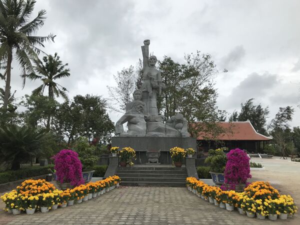 Tượng đài Sơn Mỹ - Sputnik Việt Nam