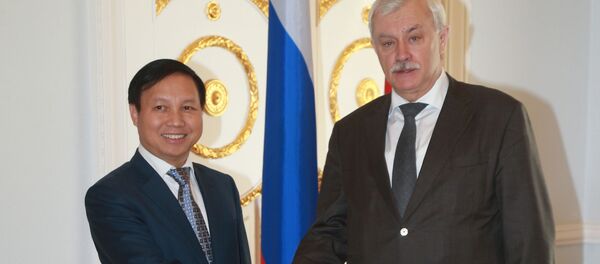 Thống đốc St Petersburg Georgy Poltavchenko và Đại sứ Việt Nam tại Nga Ngô Đức Mạnh tại một cuộc họp tại St Petersburg Thống đốc St Petersburg Georgy Poltavchenko và Đại sứ Việt Nam tại Nga Ngô Đức Mạnh tại một cuộc họp tại St Petersburg - Sputnik Việt Nam