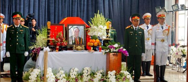 Lễ viếng tại gia đình nguyên Thủ tướng Phan Văn Khải tổ chức ngày 17-3 ở quê nhà huyện Củ Chi (TP HCM). Nhiều người là lãnh đạo, nguyên lãnh đạo Đảng, Chính phủ, TP HCM cùng bà con vùng đất thép đã đến từ sớm chờ thắp nén nhang cho cố Thủ tướng. - Sputnik Việt Nam