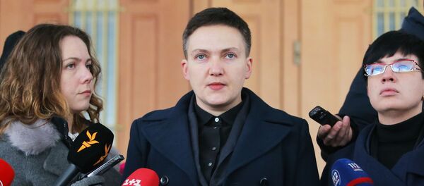 Депутат Верховной рады Украины Надежда Савченко во время брифинга в Киеве Депутат Верховной рады Украины Надежда Савченко во время брифинга в Киеве - Sputnik Việt Nam