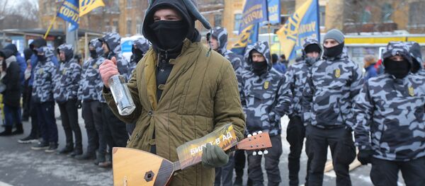 Cảnh sát ở Ukraina không cho người Nga đi bỏ phiếu Cảnh sát ở Ukraina không cho người Nga đi bỏ phiếu - Sputnik Việt Nam