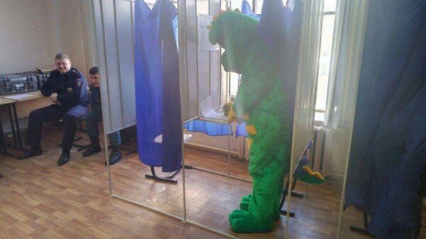 Rồng tham gia bầu cử Tổng thống Nga Rồng tham gia bầu cử Tổng thống Nga - Sputnik Việt Nam