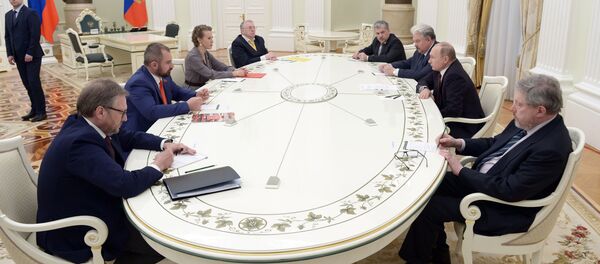 Ông Vladimir Putin đã gặp các ứng viên đăng ký tranh chức Tổng thống Nga - Sputnik Việt Nam