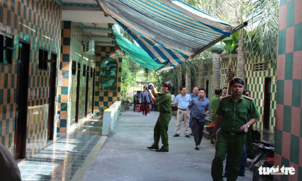 Hiện trường phát hiện đôi nam nữ tử vong.  - Sputnik Việt Nam