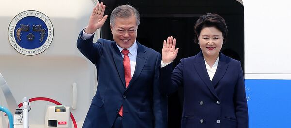 Tổng thống Hàn Quốc Moon Jae In và phu nhân đến Việt Nam - Sputnik Việt Nam
