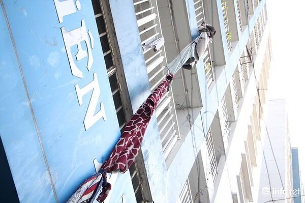 Mọi dụng cụ đều được người dân tận dụng, chắp vá để thoát khỏi đám cháy - Sputnik Việt Nam