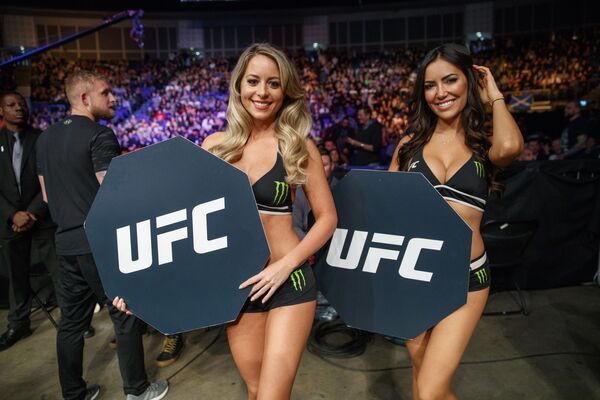 Các cô gái trong giải đấu vật tự do UFC ở London - Sputnik Việt Nam