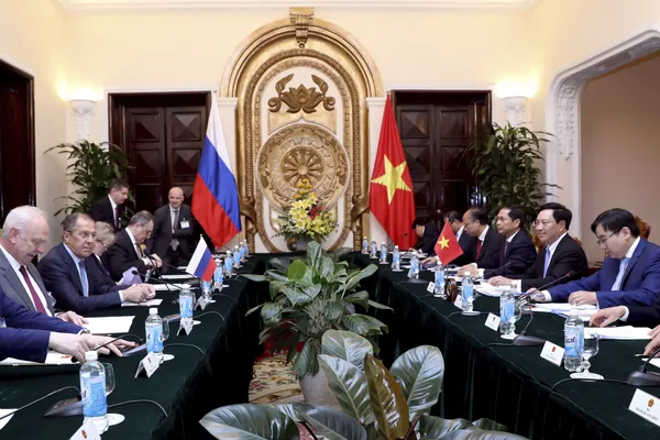 Ngoại trưởng Nga Sergei Lavrov gặp đồng nghiệp Việt Nam Phạm Bình Minh tại Hà Nội Ngoại trưởng Nga Sergei Lavrov gặp đồng nghiệp Việt Nam Phạm Bình Minh tại Hà Nội - Sputnik Việt Nam