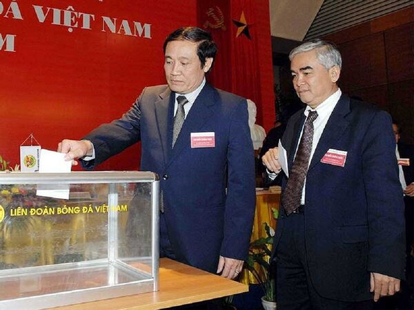 Phiếu chưa bầu nhưng ngay từ khâu chuẩn bị nhân sự đã xảy ra hàng loạt sai sót rất lạ, gây mất niềm tin - Sputnik Việt Nam