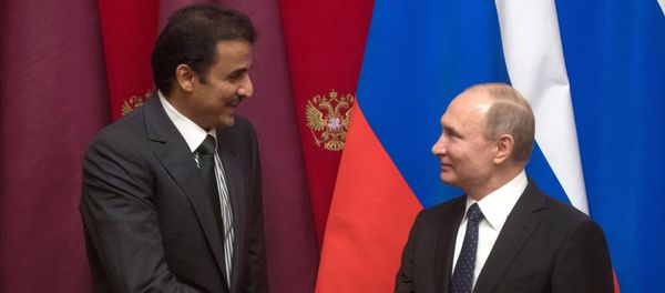 Tổng thống Vladimir Putin với Quốc vương Qatar Sheikh Tamim bin Hamad al-Thani. - Sputnik Việt Nam