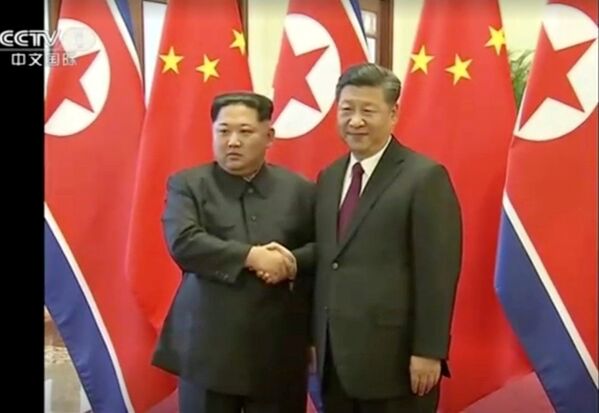 Lãnh đạo Kim Jong Un và Chủ tịch Cộng hòa Nhân dân Trung Hoa Tập Cận Bình ở Bắc Kinh - Sputnik Việt Nam