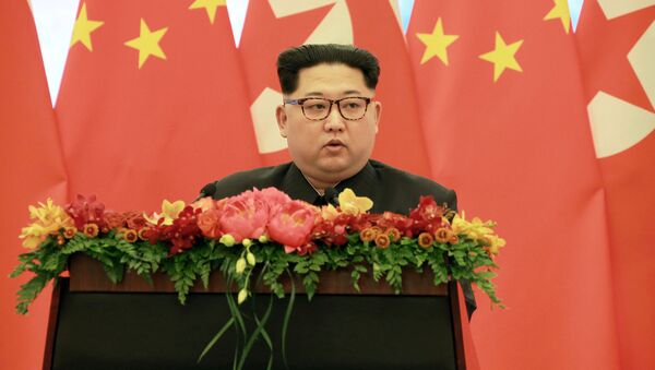 Lãnh đạo Kim Jong Un của Triều Tiên trong chuyến thăm không chính thức Bắc Kinh, Trung Quốc - Sputnik Việt Nam