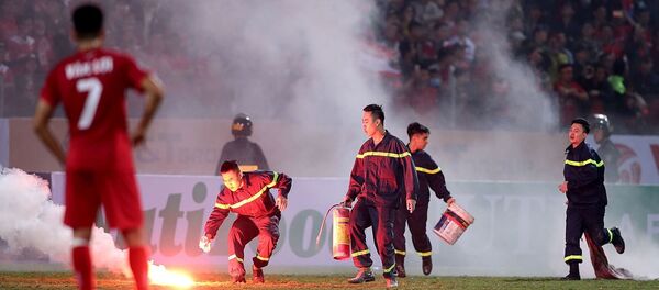 Trước Đại hội VFF luôn có rất nhiều chiến dịch vận động nhằm hạ thấp uy tín của đối thủ để tìm cách nâng cao bản thân của một số nhân vật Trước Đại hội VFF luôn có rất nhiều chiến dịch vận động nhằm hạ thấp uy tín của đối thủ để tìm cách nâng cao bản thân của một số nhân vật - Sputnik Việt Nam