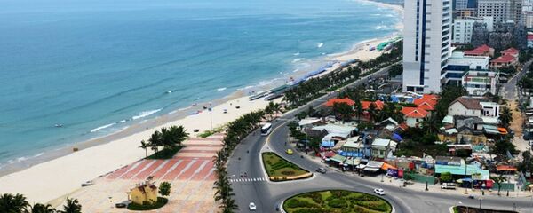 Tuyến đường Hoàng Sa - Võ Nguyên Giáp - Trường Sa uốn cong hình chữ S bên bãi biển Mỹ Khê nối TP. Đà Nẵng về phố cổ Hội An. Tuyến đường Hoàng Sa - Võ Nguyên Giáp - Trường Sa uốn cong hình chữ S bên bãi biển Mỹ Khê nối TP. Đà Nẵng về phố cổ Hội An. - Sputnik Việt Nam