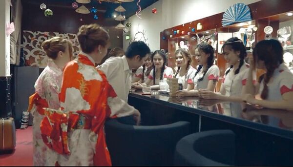 Bên trong một quán counter bar tại Sài Gòn Bên trong một quán counter bar tại Sài Gòn - Sputnik Việt Nam