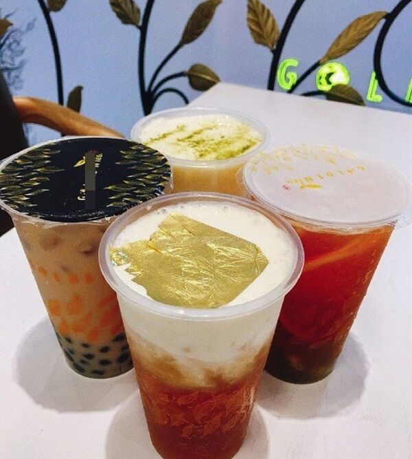 Các loại đồ ăn, đồ uống vặt dát vàng được bình dân hóa tại Việt Nam với giá khá phải chăng Các loại đồ ăn, đồ uống vặt dát vàng được bình dân hóa tại Việt Nam với giá khá phải chăng - Sputnik Việt Nam