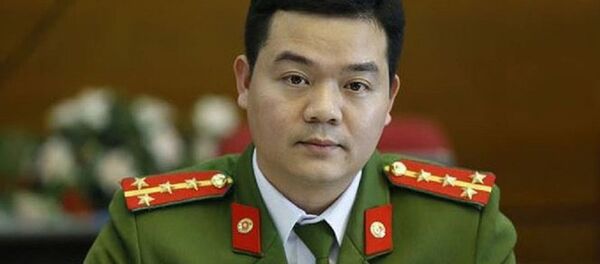 Đại úy Phạm Văn Dân từng triệt phá thành công đường dây cá độ bóng đá 7.600 tỷ đồng. Đại úy Phạm Văn Dân từng triệt phá thành công đường dây cá độ bóng đá 7.600 tỷ đồng. - Sputnik Việt Nam