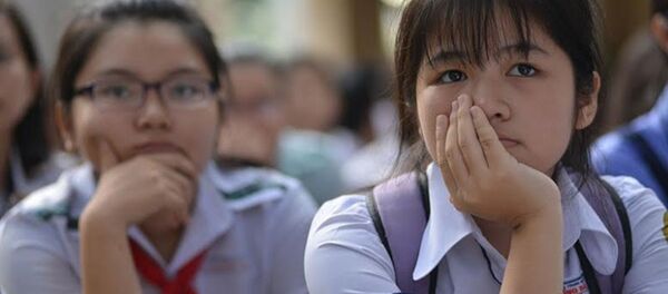 Học sinh giỏi cấp thành phố, học sinh đạt giải các cuộc thi sẽ không được cộng điểm vào lớp 10 - Sputnik Việt Nam