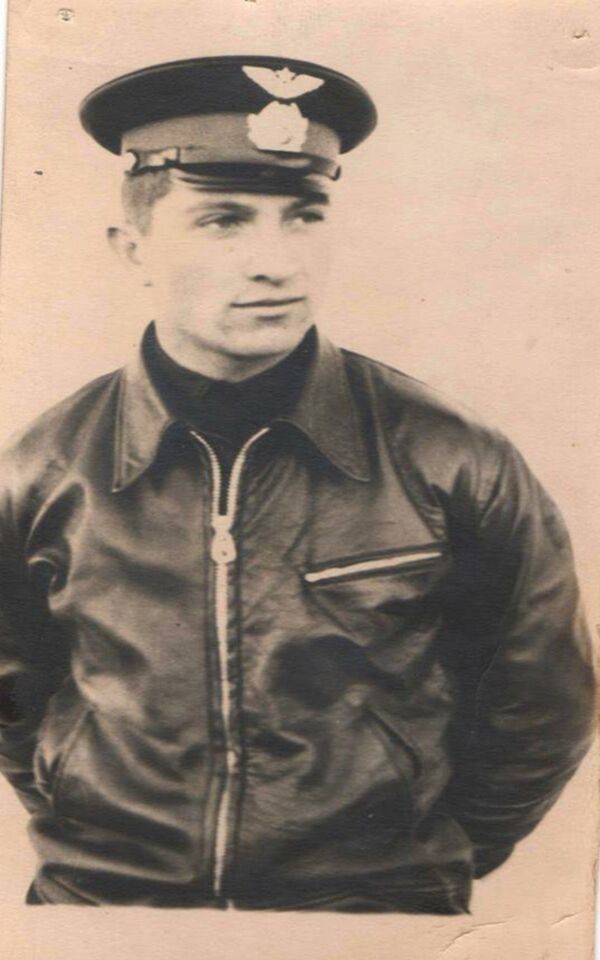 Đại úy không quân Liên Xô Poyarkov Yuri Nikolaevich. Đại úy không quân Liên Xô Poyarkov Yuri Nikolaevich. - Sputnik Việt Nam