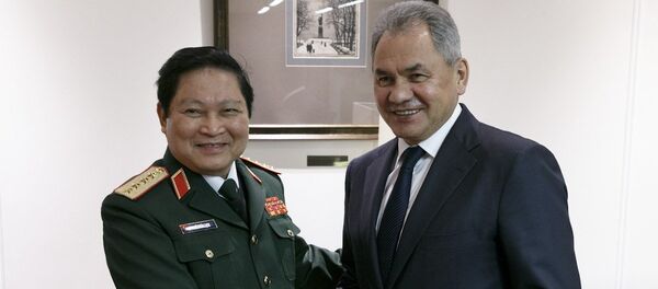 Lộ trình phát triển hợp tác quân sự song phương Nga-Việt giai đoạn 2018-2020 đã được ký kết trong ngày thứ Tư tại Mátxcơva sau cuộc hội đàm của Bộ trưởng Quốc phòng Nga, Đại tướng Sergei Shoigu, và Bộ trưởng Quốc phòng Việt Nam, Đại tướng Ngô Xuân Lịch. - Sputnik Việt Nam