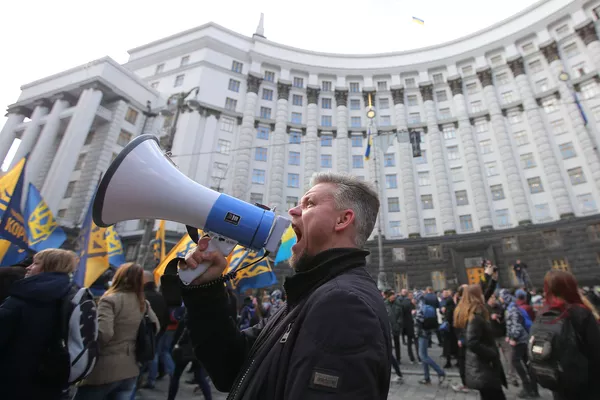 Những người tham gia cuộc biểu tình chống các tài phiệt tại Kiev Những người tham gia cuộc biểu tình chống các tài phiệt tại Kiev - Sputnik Việt Nam