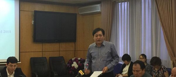 Phó Tổng cục trưởng Tổng Cục thi hành án dân sự Nguyễn Văn Sơn trả lời câu hỏi của phóng viên - Sputnik Việt Nam