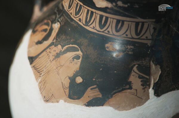 Các nhà khảo cổ phát hiện bát đĩa cổ ở khu khai quật gần cầu Crưm - Sputnik Việt Nam