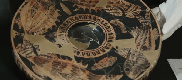 Các nhà khảo cổ phát hiện bát đĩa cổ ở khu khai quật gần cầu Crưm - Sputnik Việt Nam