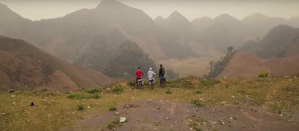 Khách du lịch Nga chinh phục Việt Nam bằng xe đạp (video) Khách du lịch Nga chinh phục Việt Nam bằng xe đạp (video) - Sputnik Việt Nam