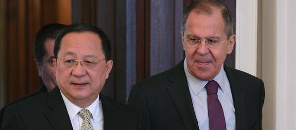 Ngoại trưởng Nga Sergei Lavrov đã gặp Ngoại trưởng Bắc Triều Tiên Lee Yong-ho Ngoại trưởng Nga Sergei Lavrov đã gặp Ngoại trưởng Bắc Triều Tiên Lee Yong-ho - Sputnik Việt Nam