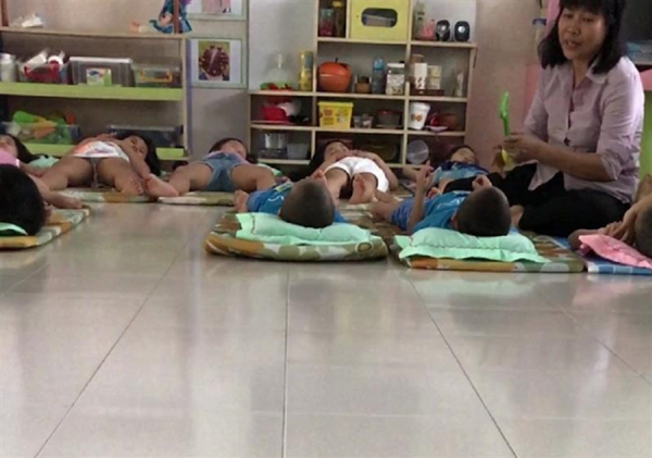 Phụ huynh tố cô giáo trường mầm non 30-4 bạo hành trẻ - Sputnik Việt Nam