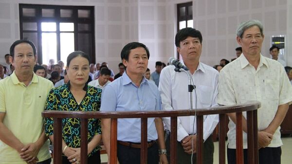 Trong 6 năm, các bị cáo phải ra tòa nhiều lần nhưng tòa vẫn chưa tuyên có tội hay không - Sputnik Việt Nam
