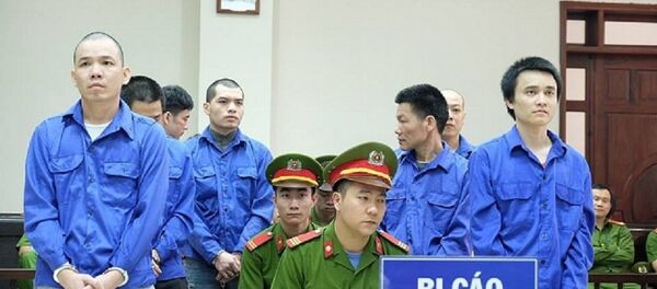 Các bị cáo tại phiên tòa phúc thẩm ngày 11-4 Các bị cáo tại phiên tòa phúc thẩm ngày 11-4 - Sputnik Việt Nam