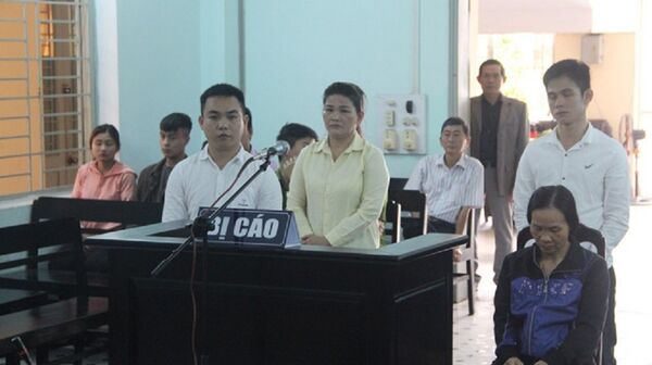 Các bị cáo tại phiên toà. - Sputnik Việt Nam