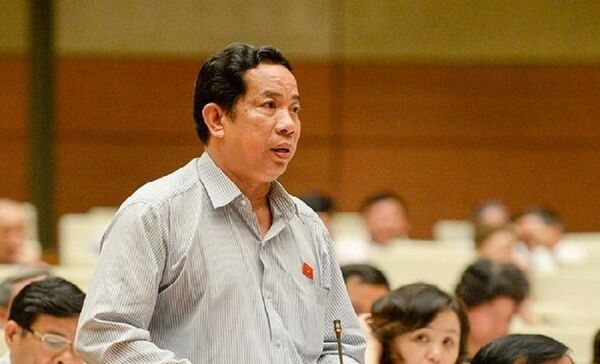 ĐBQH Đặng Thuần Phong lo ngại sẽ tạo cú sốc khi cho rằng người giàu có tiền thì được đặc xá, còn người nghèo sẽ phải ngồi tù suốt đời. - Sputnik Việt Nam