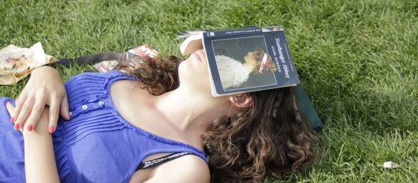 Cô gái đang ngon giấc - Sputnik Việt Nam