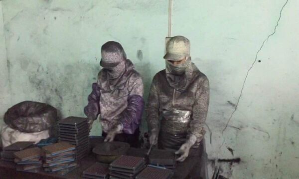 Thuốc ung thư Vinaca được làm từ than tre bị bắt quả tang tại Kiến An - Sputnik Việt Nam