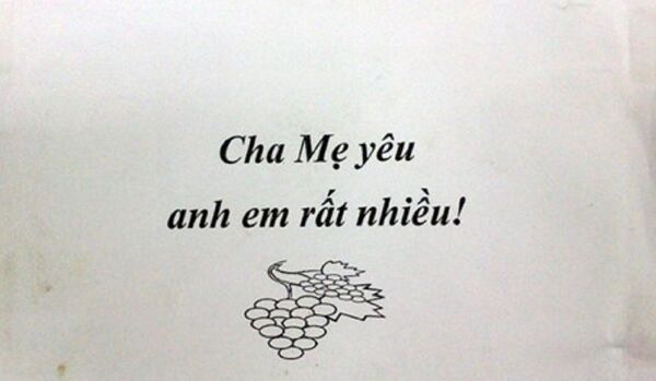  Chiếc phong bì dùng để bỏ tiền cung phụng những kẻ cầm đầu. - Sputnik Việt Nam