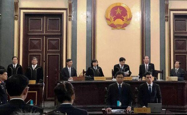 Phiên tòa xét xử nữ đại gia Hứa Thị Phấn cùng đồng phạm do thẩm phán Phạm Lương Toản (Chánh tòa Hình sự TAND TP HCM) làm chủ tọa. - Sputnik Việt Nam