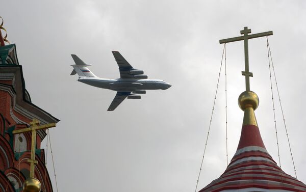 Máy bay IL-76 - Sputnik Việt Nam