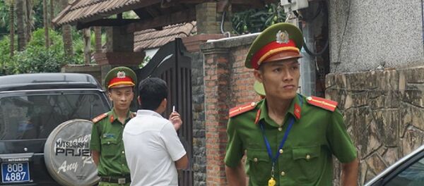 Cảnh sát khám xét nhà ông Trần Văn Minh - Sputnik Việt Nam