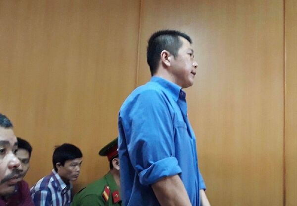 Bị cáo Nguyễn Cảnh Chân-CSGT duy nhất bị truy cứu TNHS trong vụ án này về tội môi giới hối lộ. - Sputnik Việt Nam